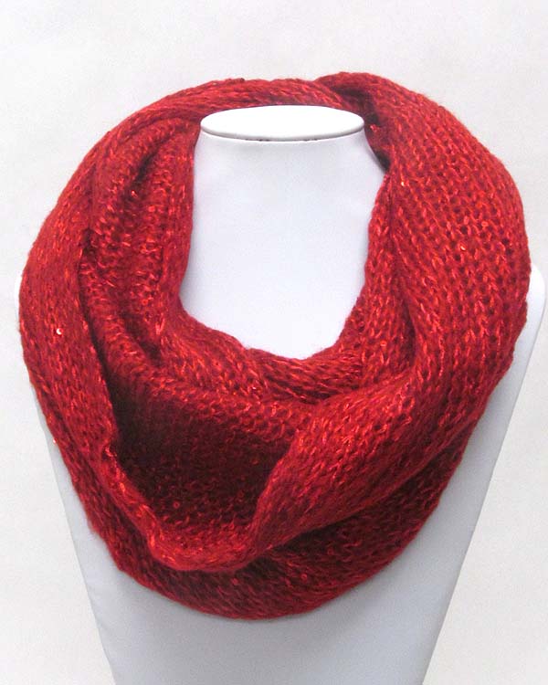 Simple knit and glittering infinity scarf