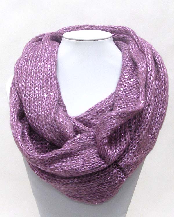 Simple knit and glittering infinity scarf