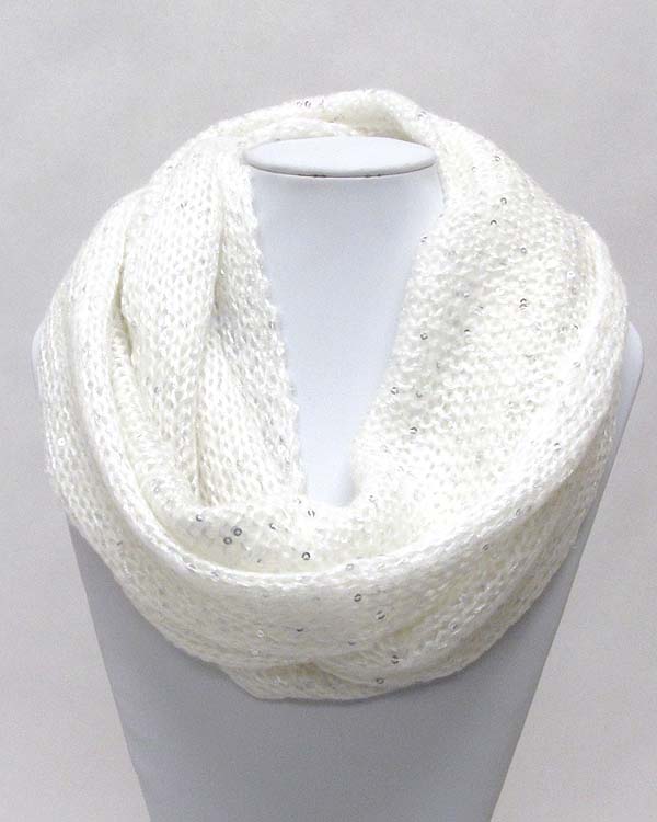 Simple knit and glittering infinity scarf