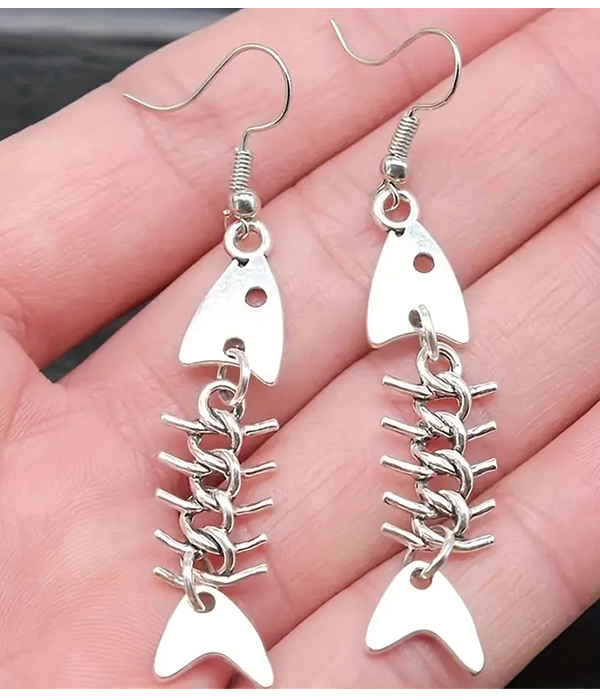 Sealife theme fish bone earring