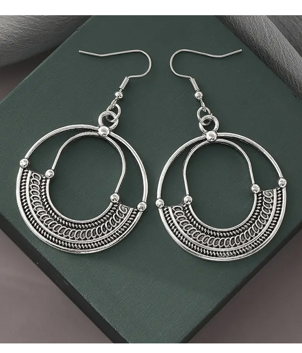 Retro wire hoop earring