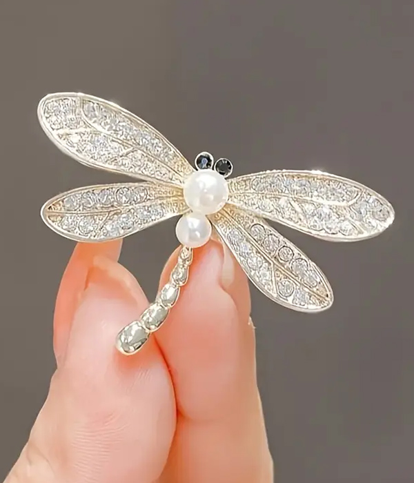 Dragonfly brooch