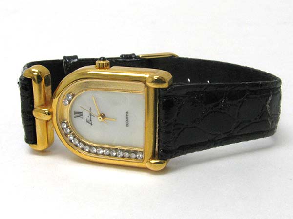 Loose crystal inside face leather band watch