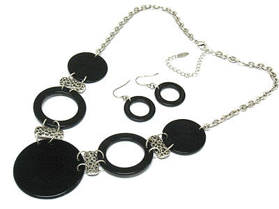 Round patina disk and metal link necklace and earring set