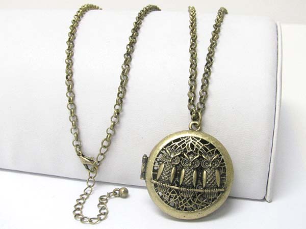 Burnish metal three owl sitting round locket long chain necklace