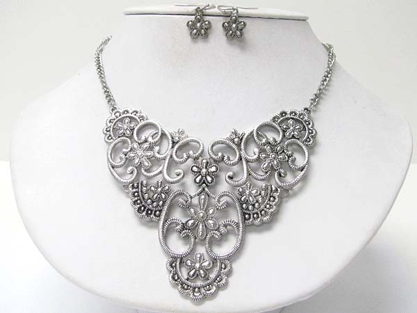 Elegant metal filigree necklace earring set