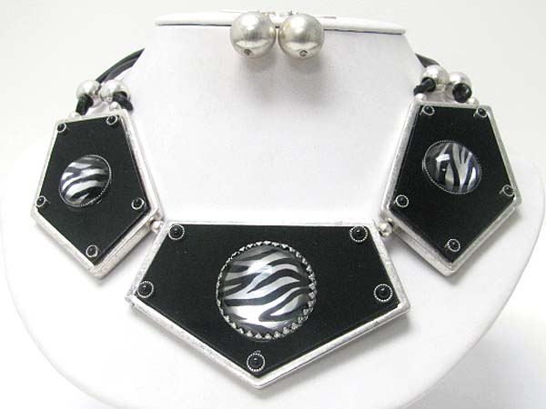 Chunky metal parts and glass art works link necklace earring set