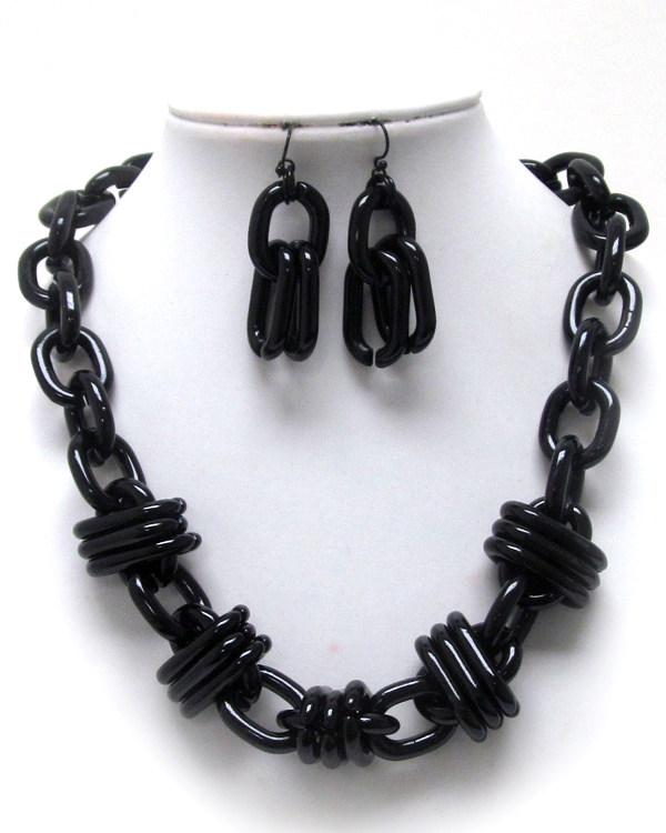 Multi chain metallic thick chain link necklace earring set