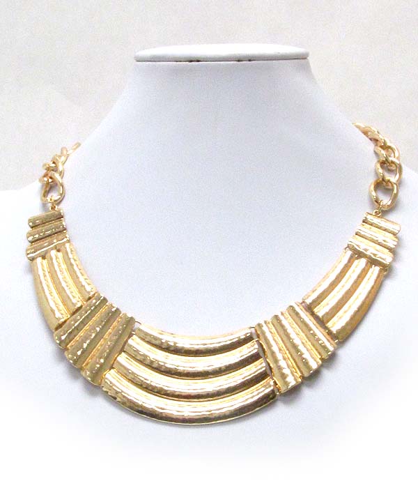 Textured metal chocker necklace