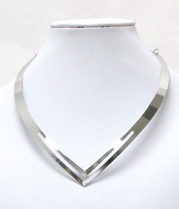 Chevron metal chocker necklace