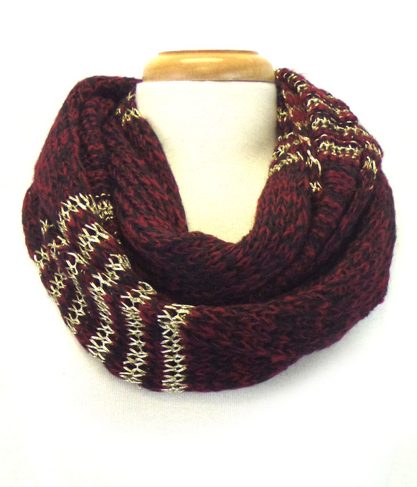 Knitting loop scarf