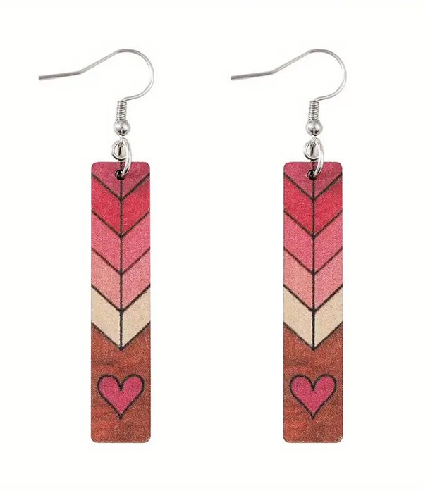 Valentine theme heart wood bar earring