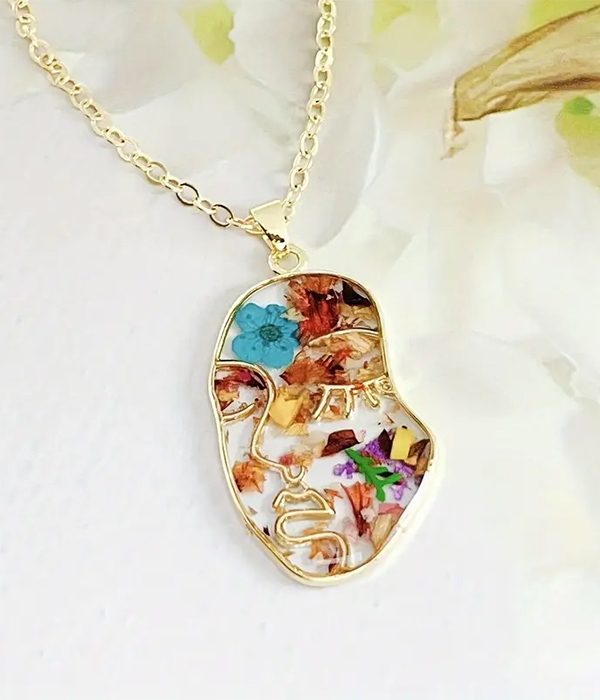 Dried flower resin face pendant necklace