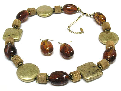 Multi shape metal and wood and acrylic bead necklace set