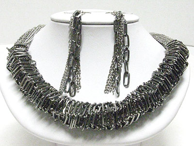 Multi metal chain necklace set