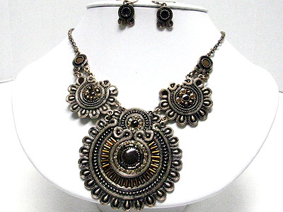 Ethnic style tri round pendant neckalce set