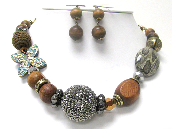 Crystal fireball woods and mixed stone link necklae set