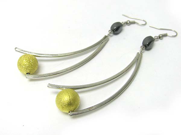 Metal ball and banana drop earring