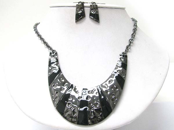 Enamel stripe hammered metal bib necklace earring set