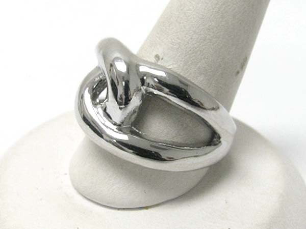 Basic metal link fashion ring 