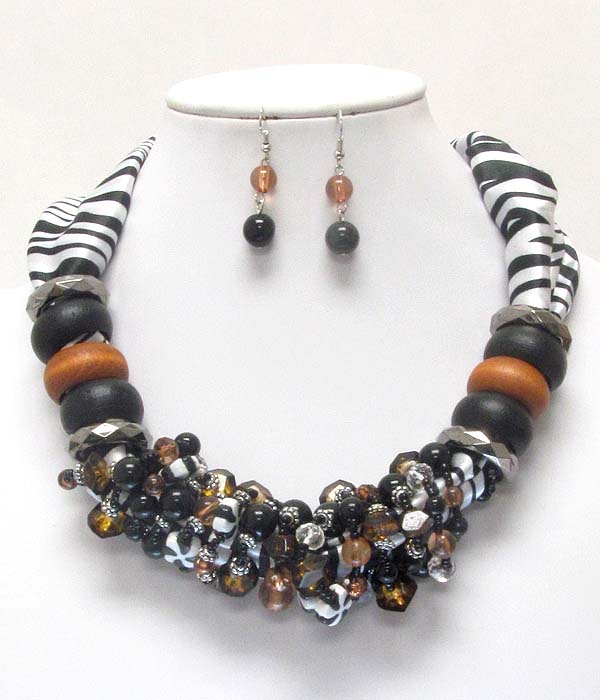 Animal print fabric and multi seed bead and wooden ring deco toggle necklace earring set