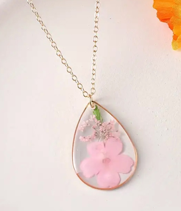 Dried flower inspired resin teardrop necklace