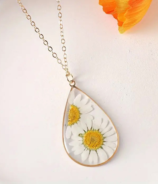 Dried flower inspired resin teardrop necklace