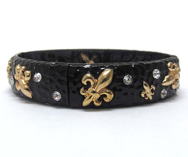 Crystal hammered metal and print fleur de lis stretch bracelet