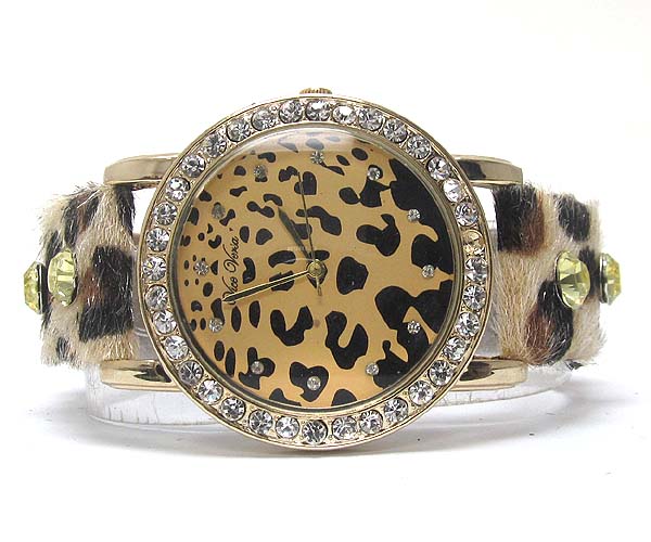 Crystal deco frame and animal print body with fur band watch