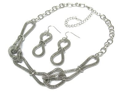 Metal mesh link necklace and earring set