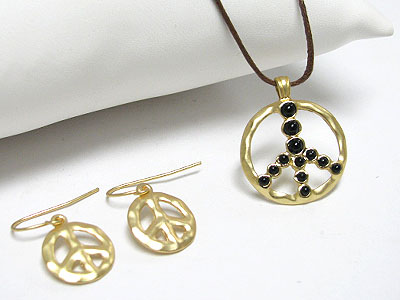 Hammered metal peace mark pendant necklace earring set