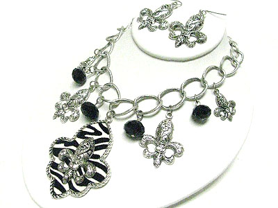 Animal pattern multi fleur de lis charm necklace set