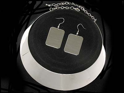 Plain metal large choker and square earring set