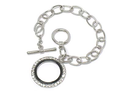 Crystal side deco circle frame charm toggle bracelet