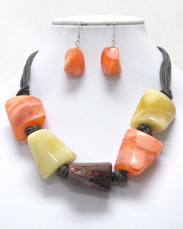 Multi color resin mix link necklace earring set