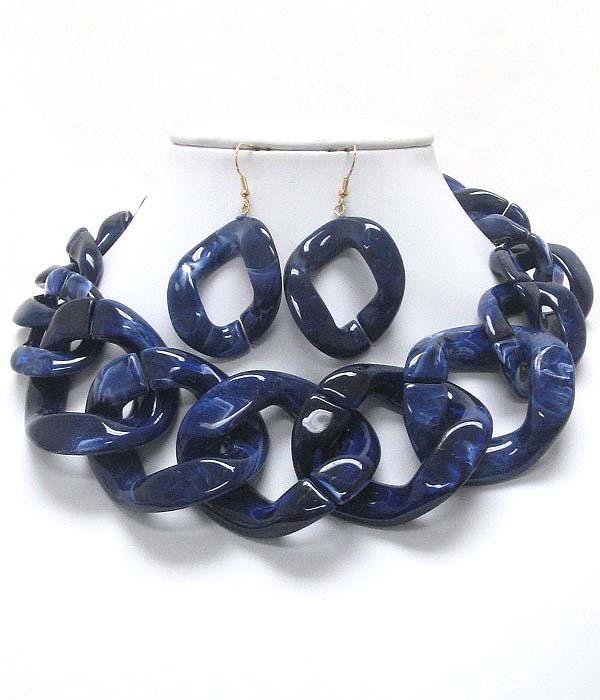 Large acrylic chain link necklace earring set