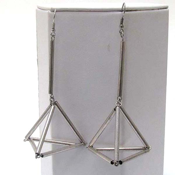 Metal conneted tubs pyramid motif drop earring