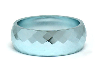 Facet colored alloy metal bangle