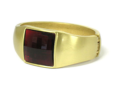 Rectangle accent metal hinge bangle