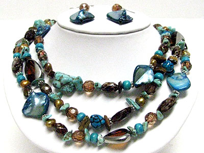 Sea shell and multi chip stone triple layer neckalce set