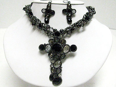 Facet glass stone deco large cross pendant and braided chain necklace set