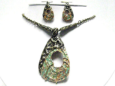 Patina burnish metal tear drop pendant necklace set