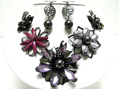 Metal and glass chunky flower link long necklace set