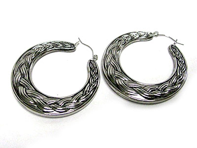 Metal texture round earring