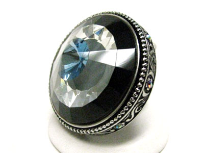 Extra large facet round glass and side crystal stud adjustable ring