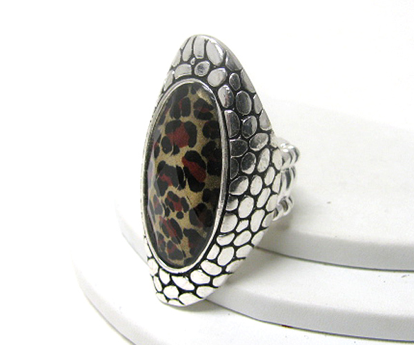 Animal stone metal texture long finger ring