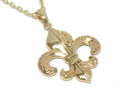 Metal casting fleur de lis pendant necklace 