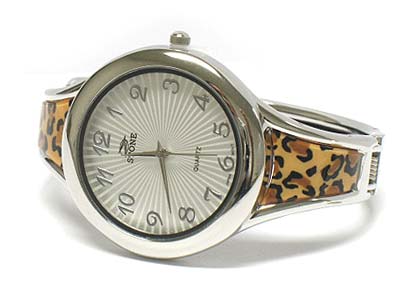 Animal print fashion bangle watch