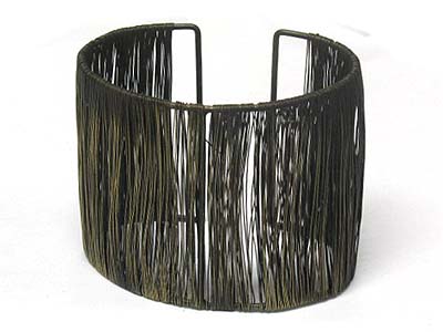 Metal wired frame style bangle