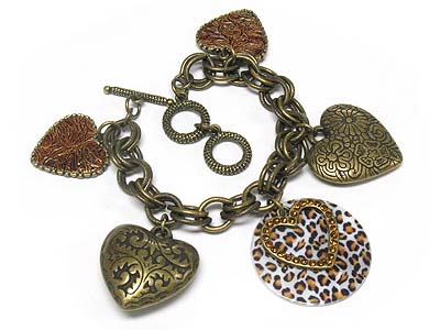 Animal skin pattern acryl disk and casting metal heart charms toggle bracelet